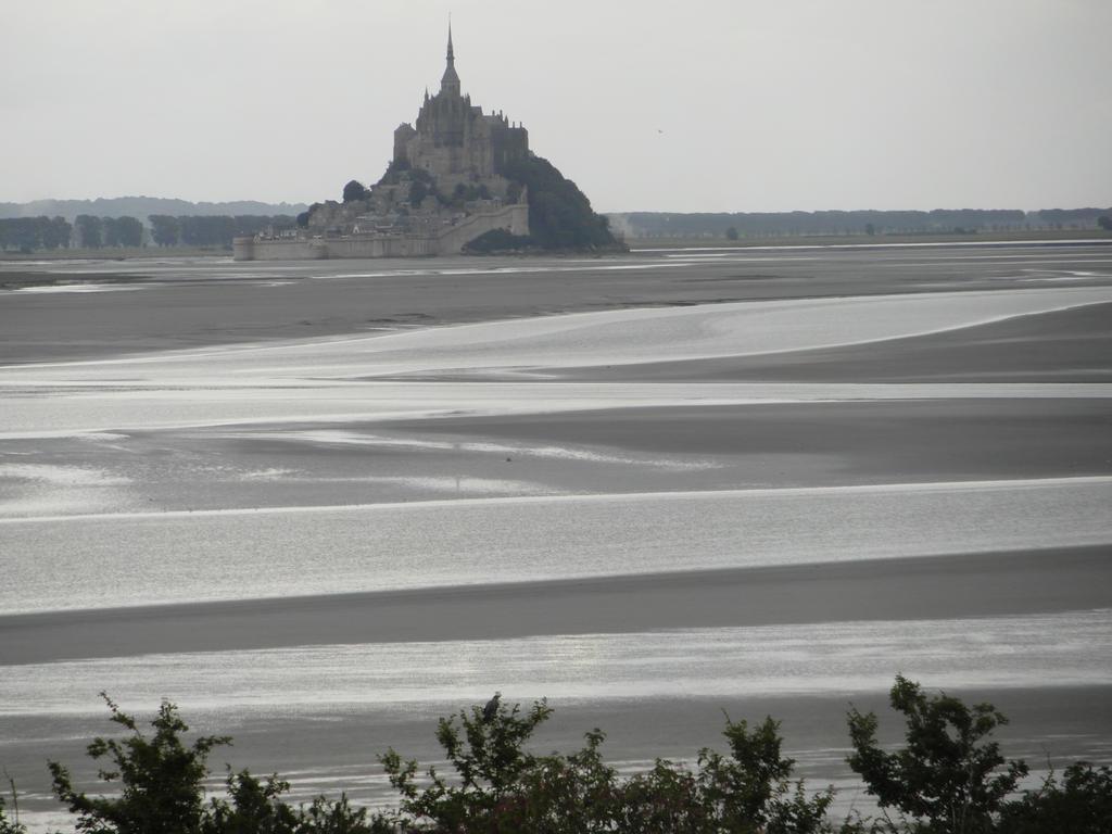 Les Hirondelles De La Baie Villa Vains Bagian luar foto