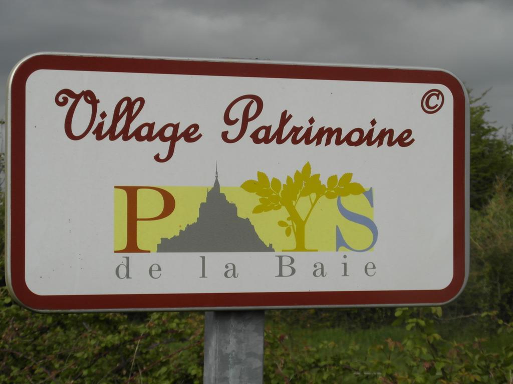 Les Hirondelles De La Baie Villa Vains Bagian luar foto